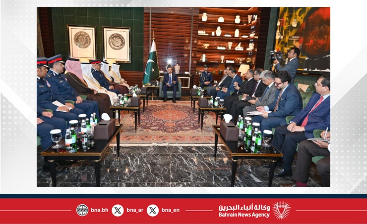 في اطار زيارته إلى مملكة البحرين...فخامة الرئيس الباكستاني يستقبل معالي وزير الداخلية ويشيد بجهود البلدين في تطوير التعاون والتنسيق الأمني